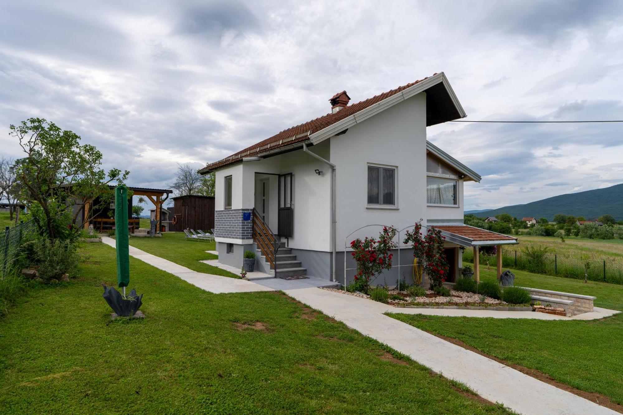 Vila Kuca Za Odmor Belina Otočac Exteriér fotografie
