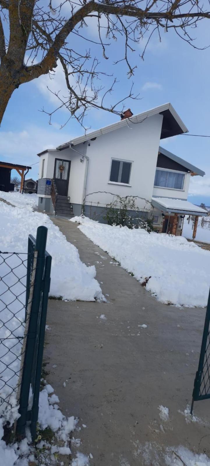 Vila Kuca Za Odmor Belina Otočac Exteriér fotografie